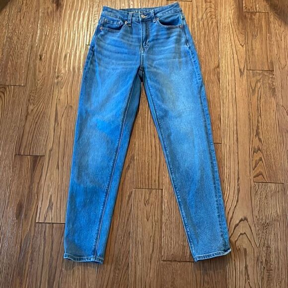 American Eagle high rise mom jeans 000 - Picture 3 of 12